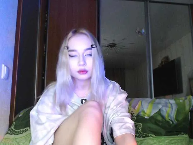 Live sex webcam photo for LilCharliey #290746115
