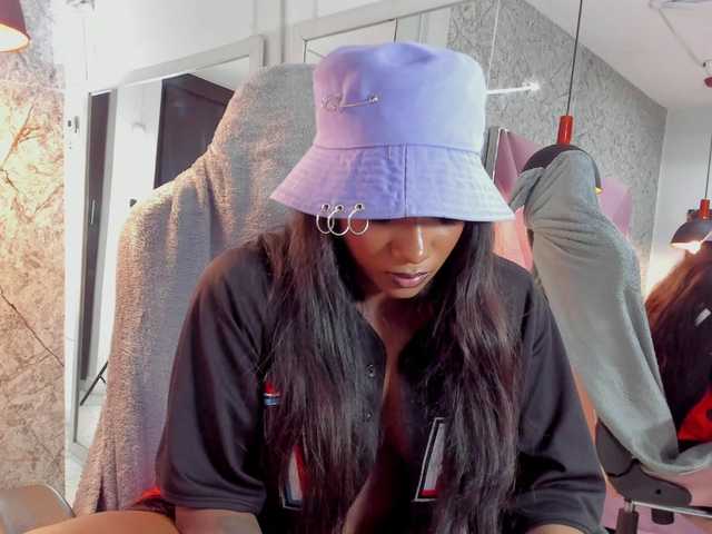 Live sex webcam photo for LilaFachinni #276016230