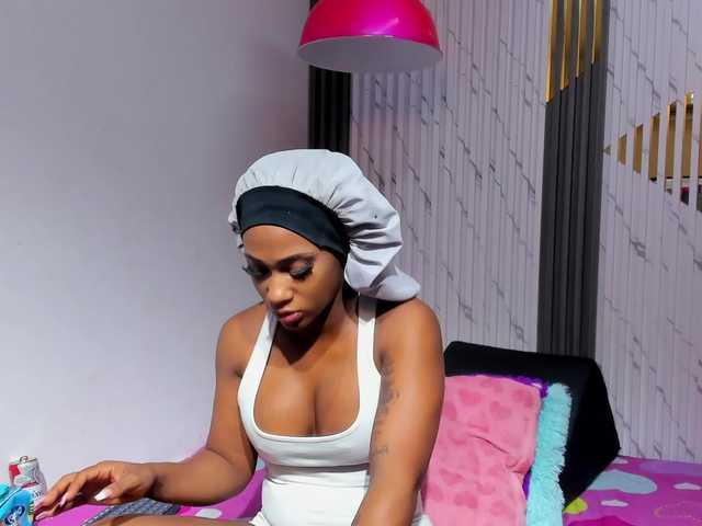 Live sex webcam photo for LilaFachinni #279714843