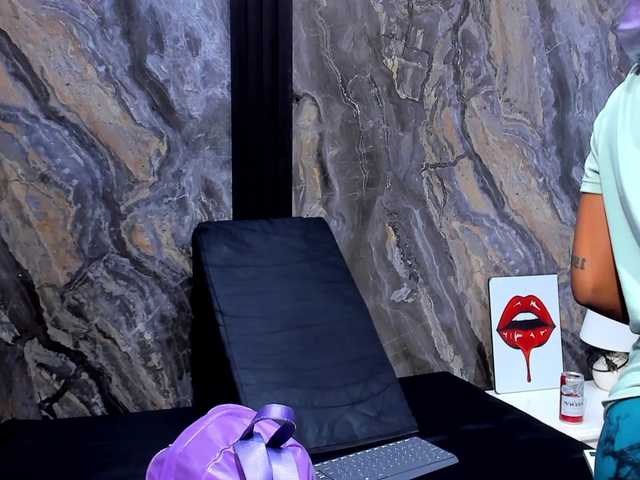 Live sex webcam photo for LilaFachinni #290235143