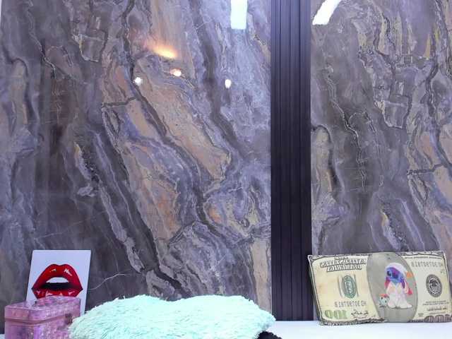 Live sex webcam photo for LilaFachinni #290400442