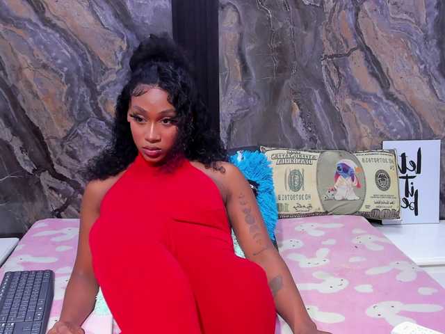 Live sex webcam photo for LilaFachinni #290433748