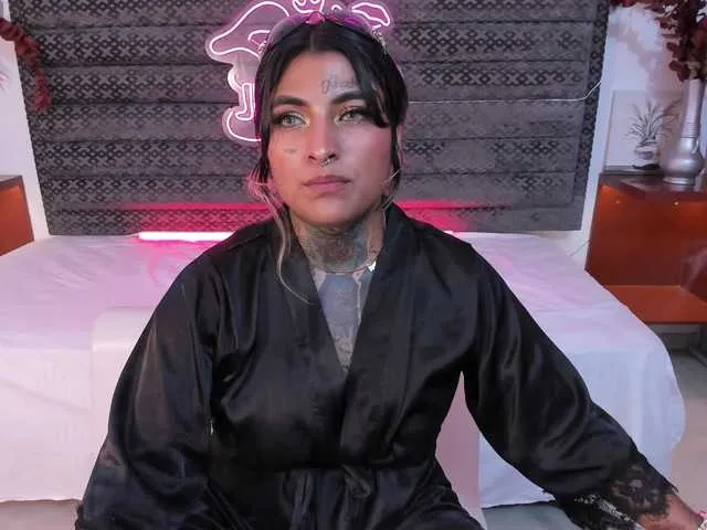 Live sex webcam photo for Lilbye066evil #291195402