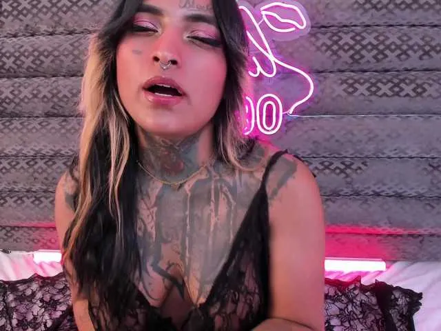 Live sex webcam photo for Lilbye066evil #291200487