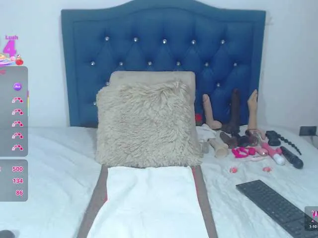 Live sex webcam photo for Lili-hung1 #294171746