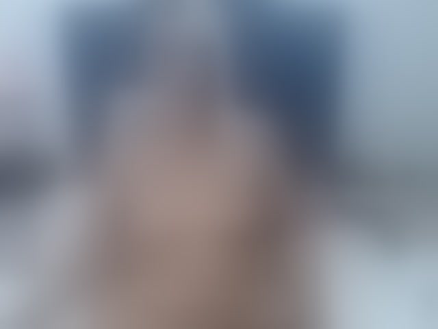 Live sex webcam photo for Lili-hung1 #294314221