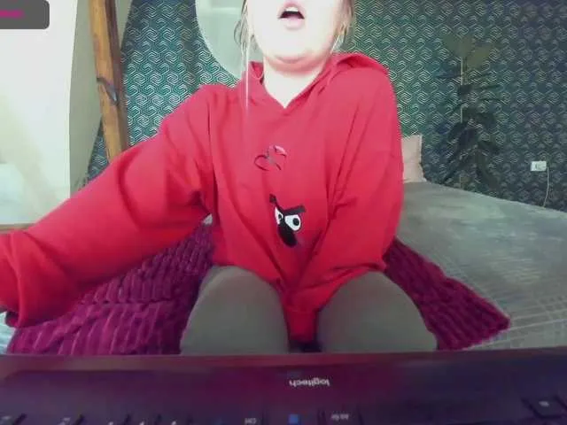Live sex webcam photo for LiliLamour #273231721