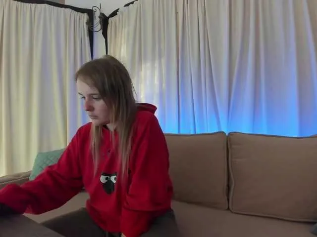 Live sex webcam photo for LiliLamour #273241198