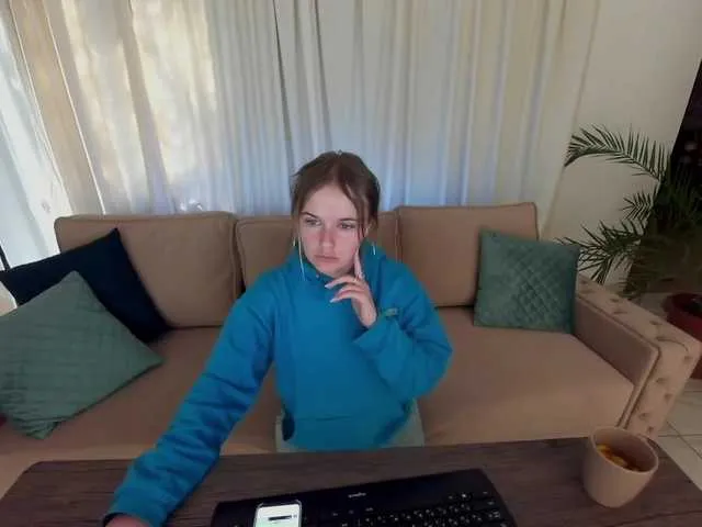 Live sex webcam photo for LiliLamour #273258989