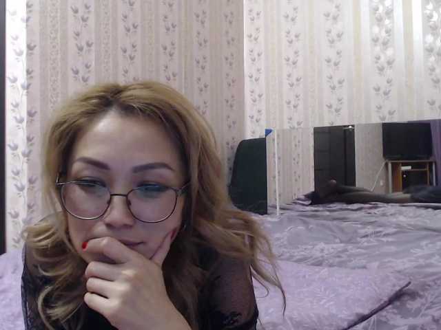 Live sex webcam photo for LiliToli1 #287998141