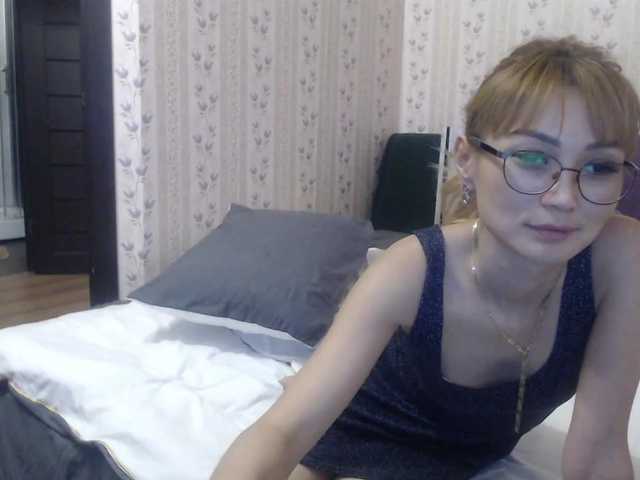 Live sex webcam photo for LiliToli1 #287998148