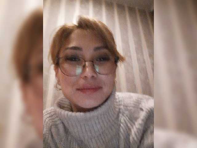 Live sex webcam photo for LiliToli1 #287998151