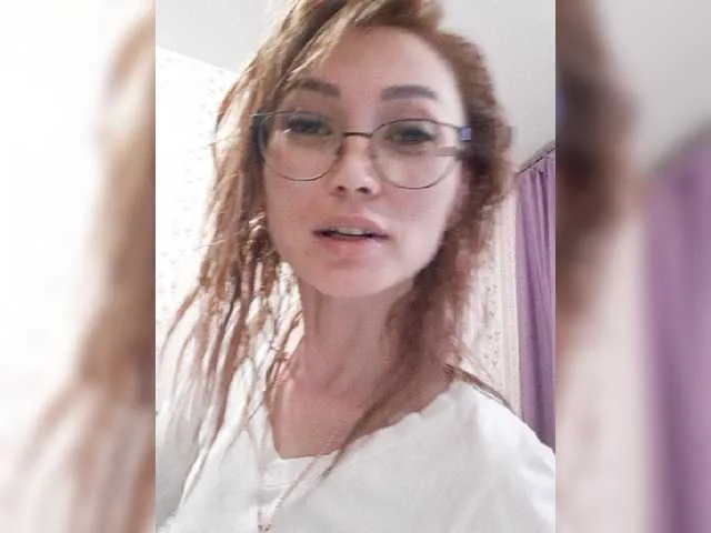 Live sex webcam photo for LiliToli1 #287998152