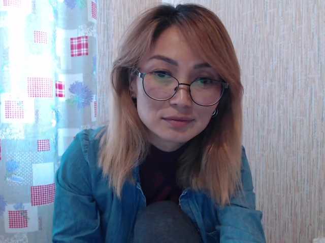 Live sex webcam photo for LiliToli1 #287998155