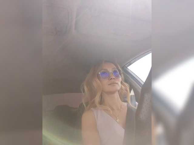 Live sex webcam photo for LiliToli1 #287958212