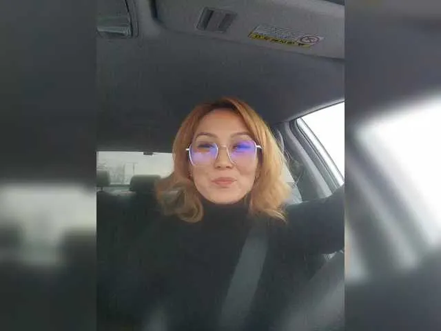 Live sex webcam photo for LiliToli1 #290636372