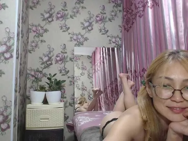 Live sex webcam photo for LiliToli1 #291281087