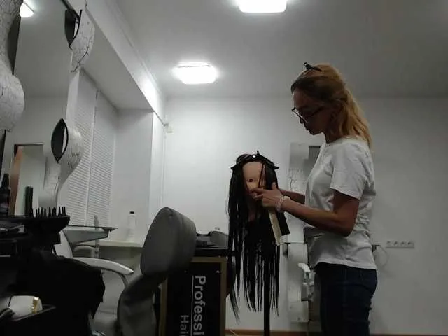 Live sex webcam photo for LiliToli1 #291461505