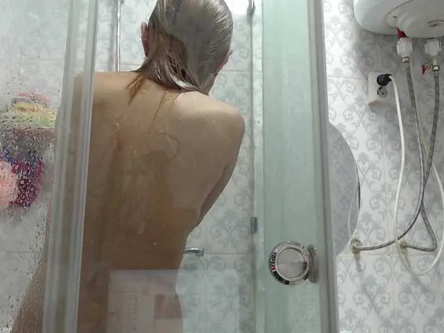 Live sex webcam photo for LiliToli1 #291475761