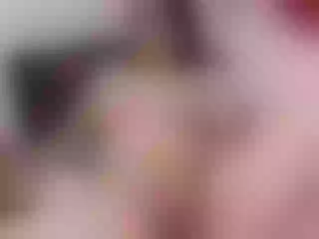 Live sex webcam photo for Liligold2 #272365493