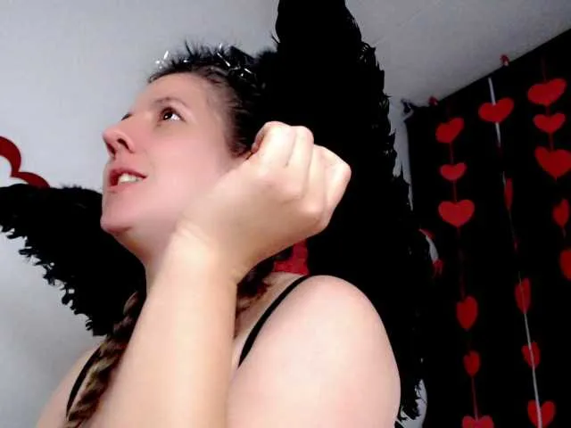 Live sex webcam photo for Liligold2 #272416754