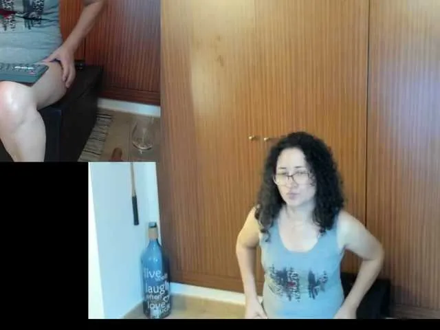 Live sex webcam photo for Lilihotlatina #290283393