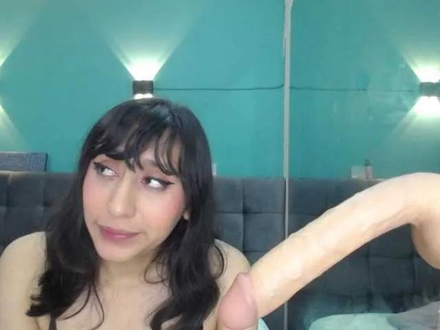 Live sex webcam photo for Liliianhot #272446690