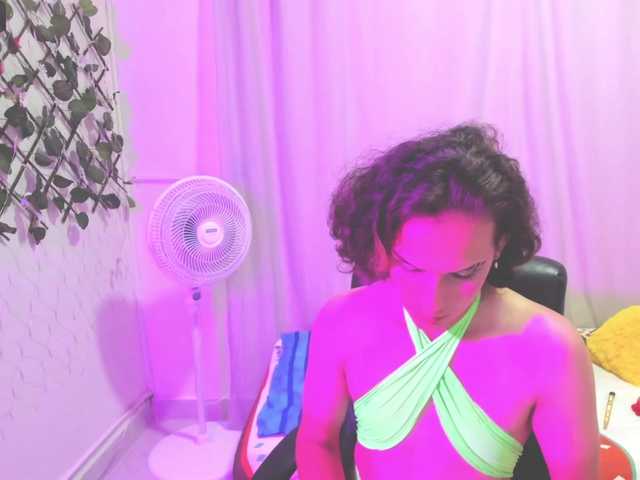 Live sex webcam photo for Lilith-669 #275630167