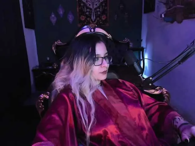 Live sex webcam photo for LilithDark #290770222