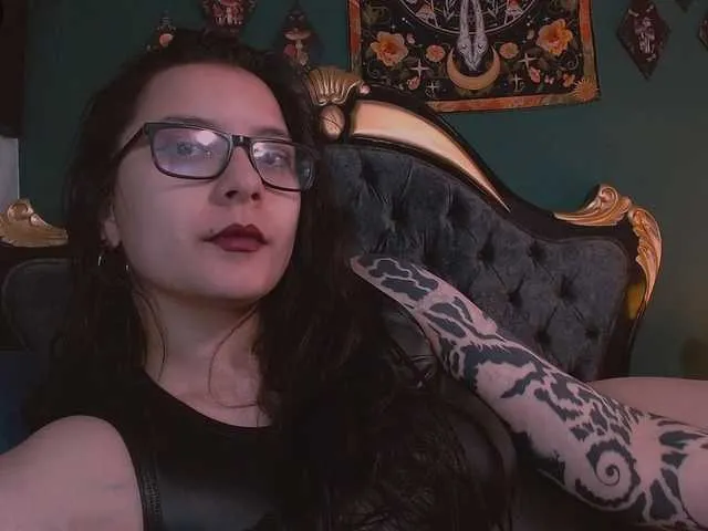 Live sex webcam photo for LilithDark #291500951