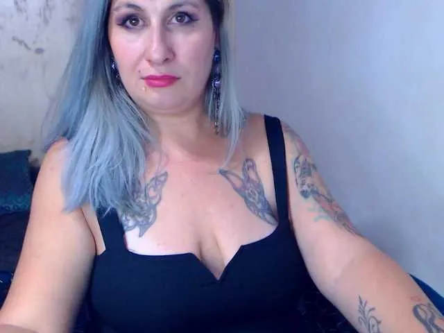 Live sex webcam photo for LilithGreen #292144928