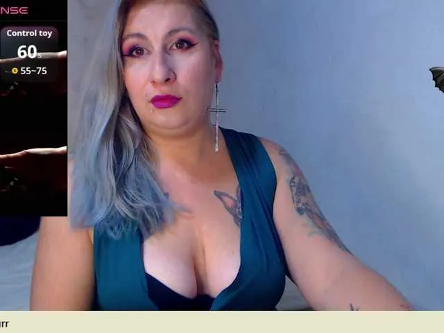 Live sex webcam photo for LilithGreen #292299608