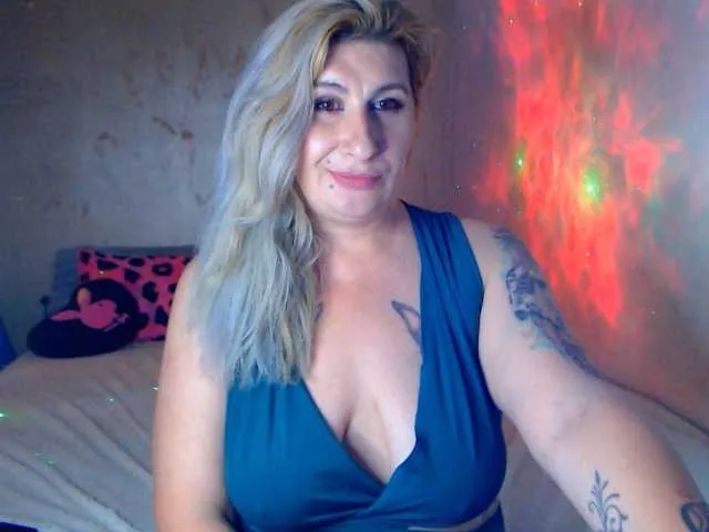 Live sex webcam photo for LilithGreen #293763535