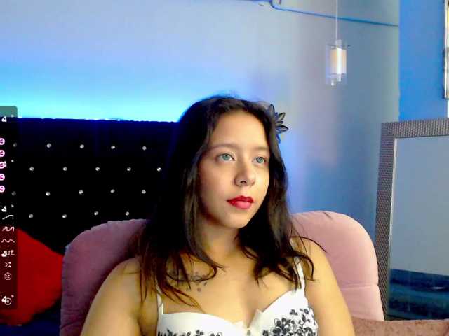 Live sex webcam photo for LilithWallkeer #276392575