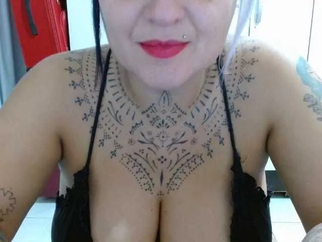 Live sex webcam photo for Lilithfire #292687938