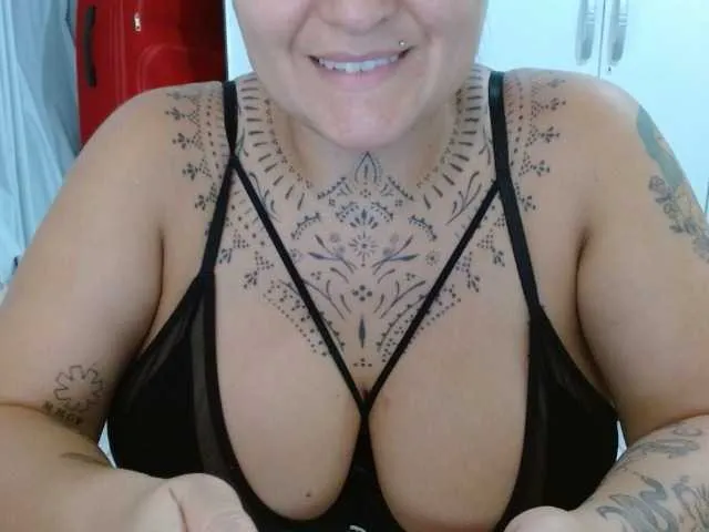 Live sex webcam photo for Lilithfire #293003568