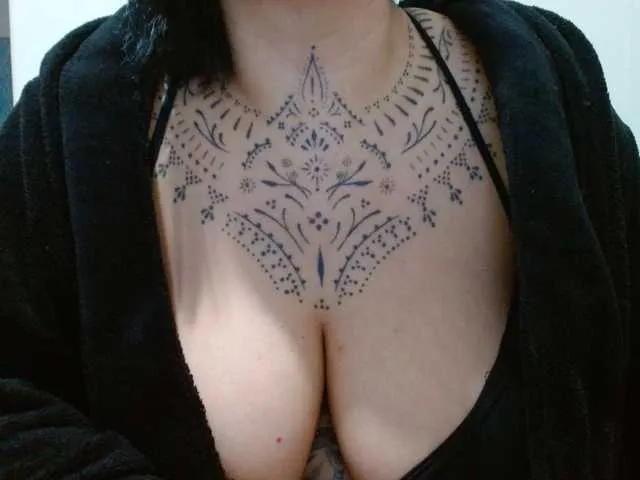 Live sex webcam photo for Lilithfire #293929218