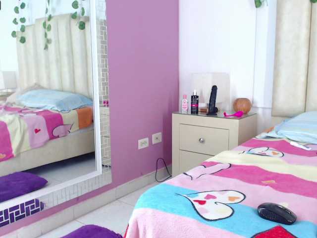 Live sex webcam photo for Lilithmars69 #274207140