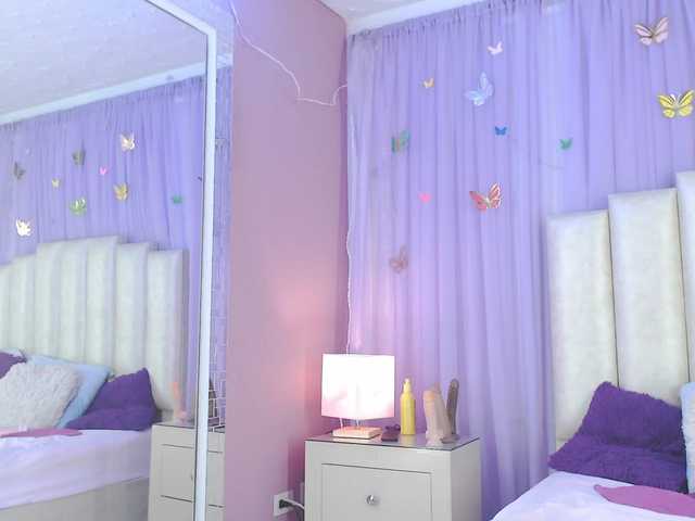 Live sex webcam photo for Lilithmars69 #275681593