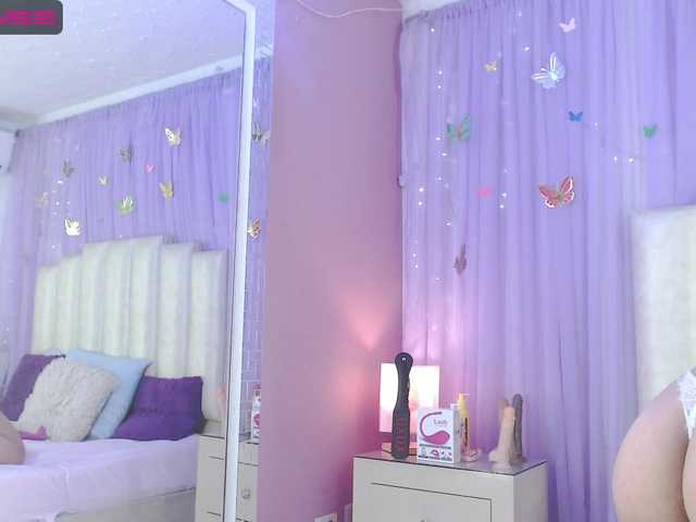 Live sex webcam photo for Lilithmars69 #275859937