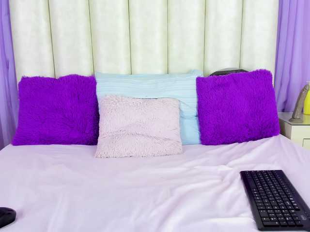 Live sex webcam photo for Lilithmars69 #277002231