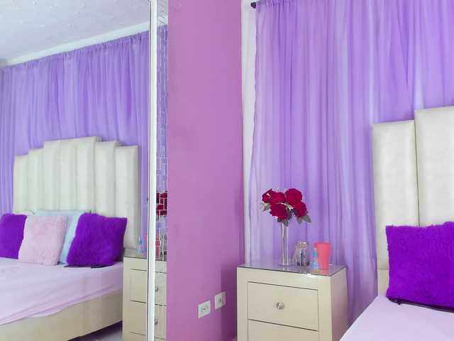 Live sex webcam photo for Lilithmars69 #277663200