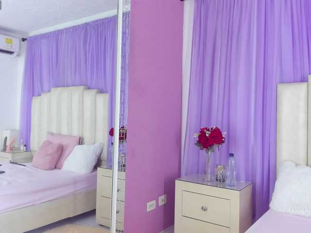 Live sex webcam photo for Lilithmars69 #278054566