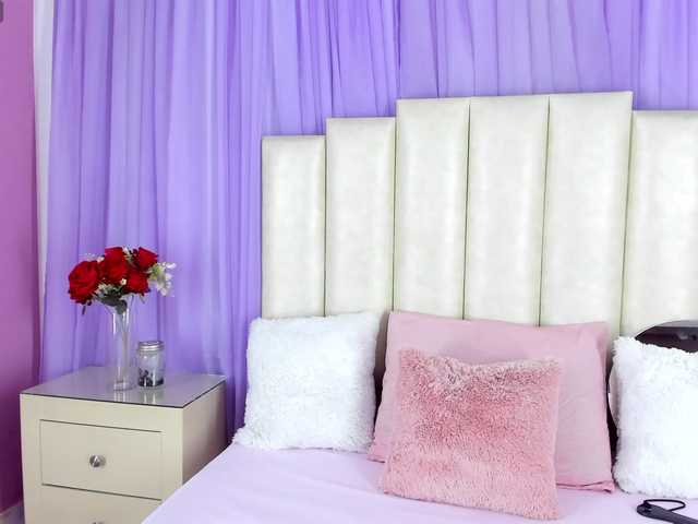 Live sex webcam photo for Lilithmars69 #278120190