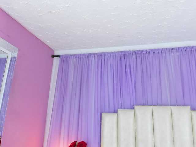 Live sex webcam photo for Lilithmars69 #285467695