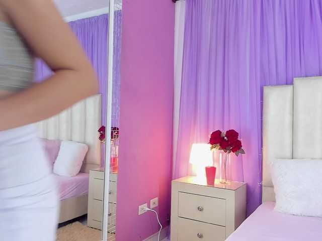 Live sex webcam photo for Lilithmars69 #288291766