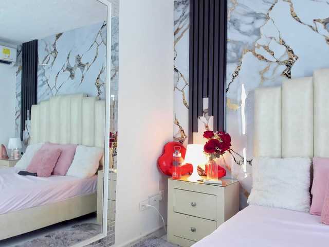 Live sex webcam photo for Lilithmars69 #290533079