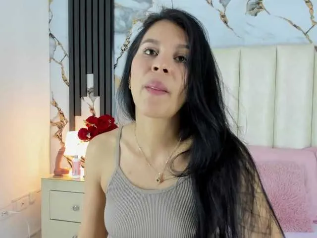 Live sex webcam photo for Lilithmars69 #290797636