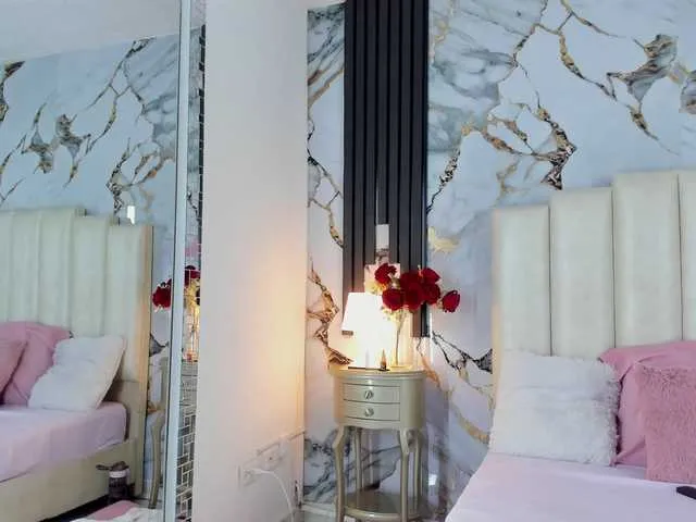 Live sex webcam photo for Lilithmars69 #291382577