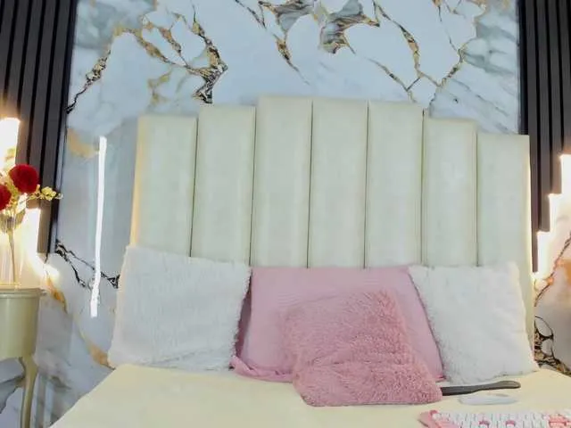 Live sex webcam photo for Lilithmars69 #291668264